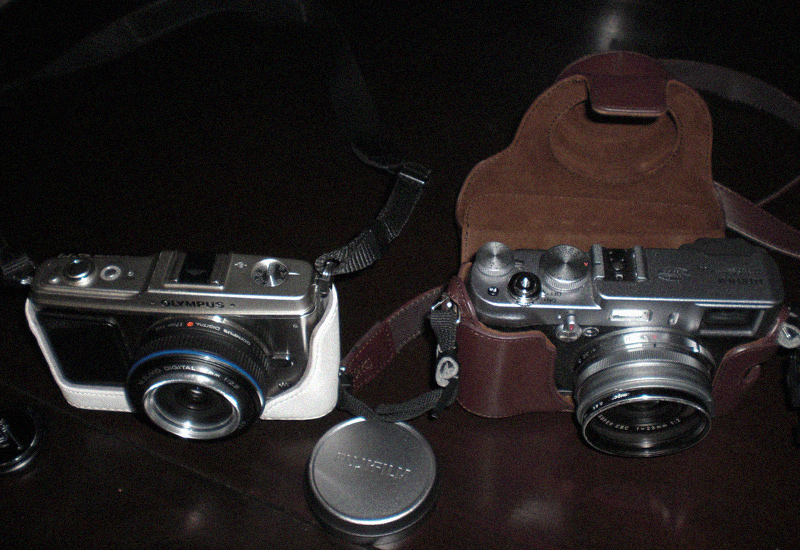 Videonauts Olympus PEN E-P1 vs. Fuji Finepix X100