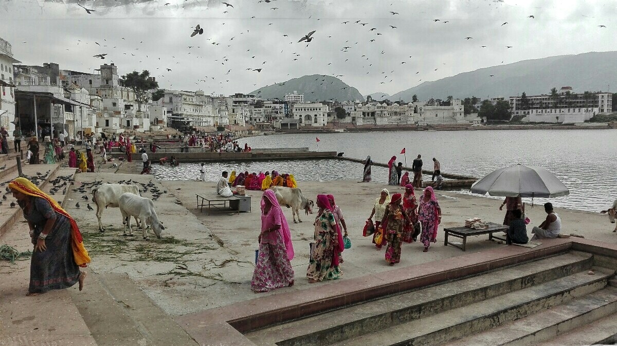 Videonauts backpacking Indien - Pushkar Ghats